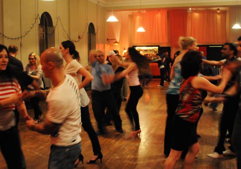 336) Dance the tango