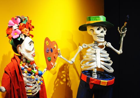269) Visit a Frida Kahlo exhibition