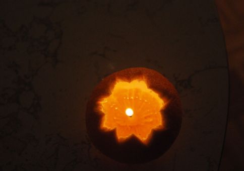 294) Make an orange peel lamp